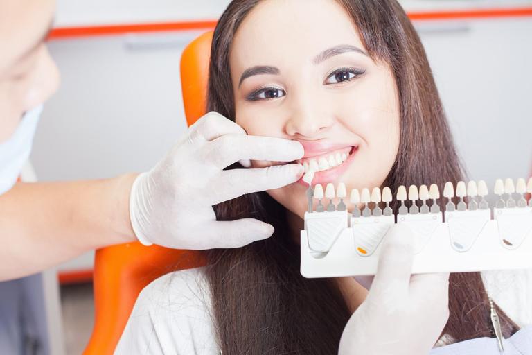 Wir zaubern Ihnen Ihr schönstes Lächeln ins Gesicht: Bleaching, Veneers und Aligner bei Hopmann & Maak in Lemförde